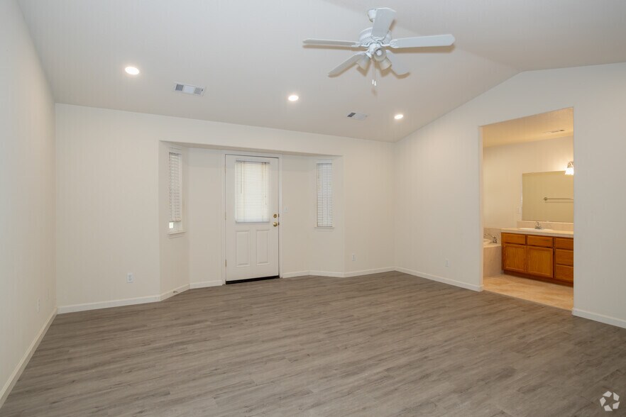 More Photos Of 22615 Silverlode Rd, Palo Cedro Flex For Lease