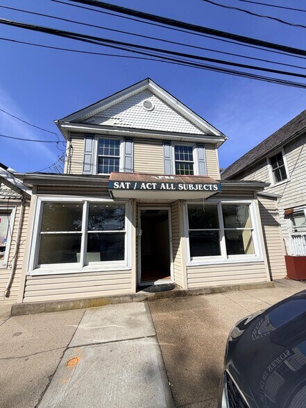 Primary Photo Of 27-33 Plandome Rd, Manhasset Storefront Retail Office For Lease