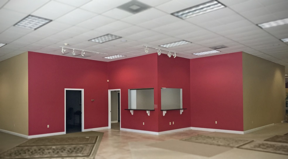 More Photos Of 8590 Philips Hwy, Jacksonville Freestanding For Lease