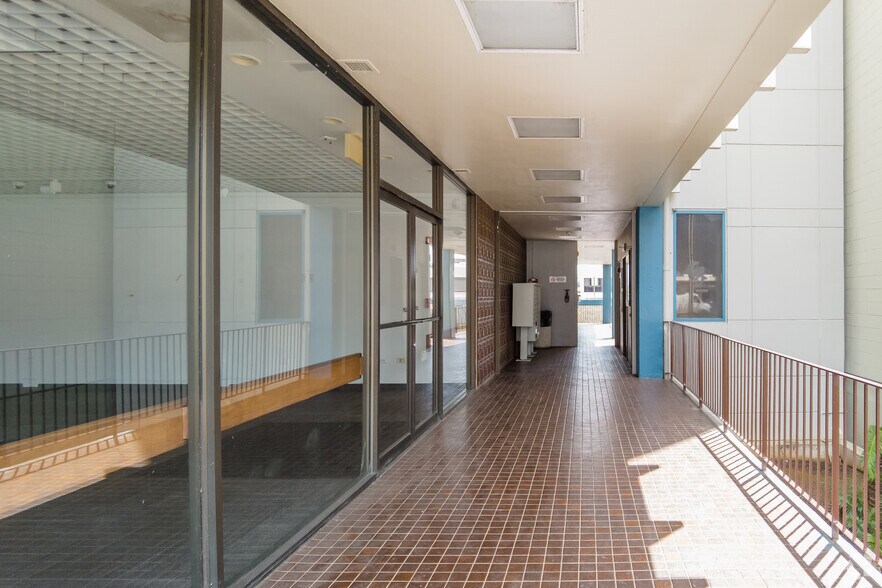 More Photos Of 45-955 Kamehameha Hwy, Kaneohe Loft Creative Space For Lease