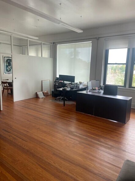 More Photos Of 327 11th Ave N, Saint Petersburg Office For Lease