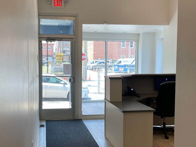 More Photos Of 29 S Duke St, York Storefront Retail Office For Lease