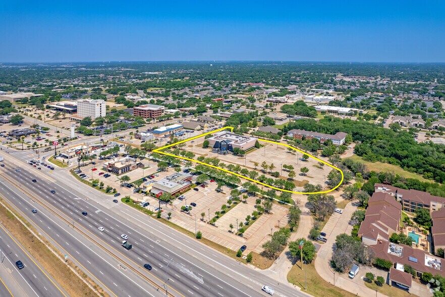 More Photos Of 2100 Plaza Pky, Bedford Health Club For Sale