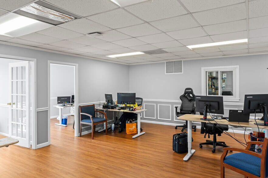 More Photos Of 7210 Old Keene Mill Rd, Springfield Medical For Lease