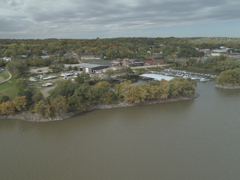 More Photos Of 99 Alexander Ave, Peoria Marina For Sale