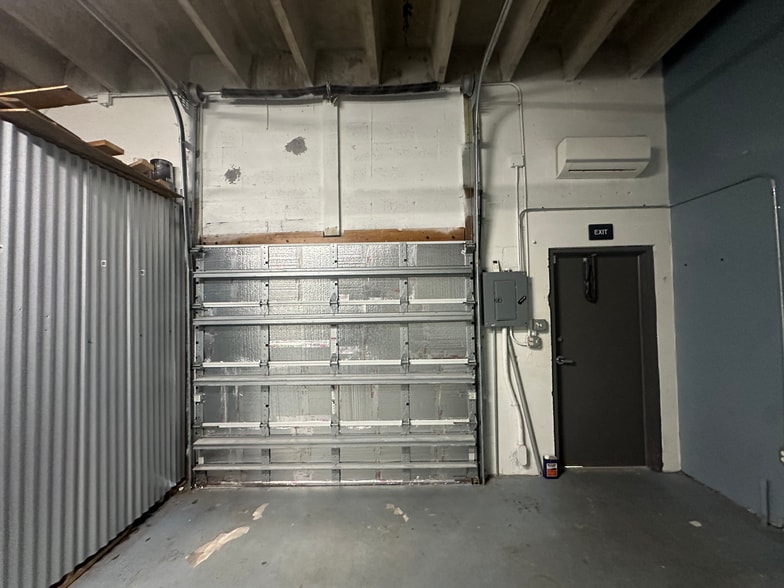 More Photos Of 1211 Okeechobee Rd, West Palm Beach Warehouse For Lease