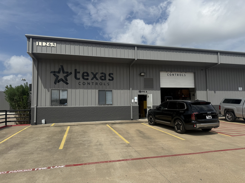 Primary Photo Of 11265 Windfern Rd, Houston Warehouse For Lease