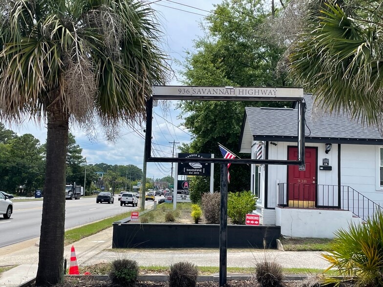 More Photos Of 936 Savannah Hwy, Charleston Freestanding For Lease