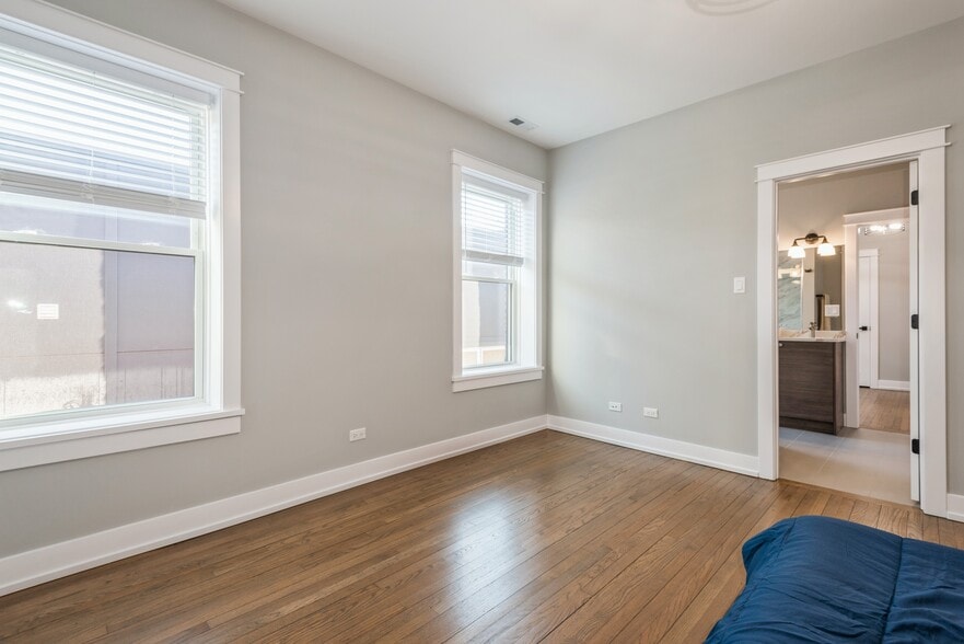 More Photos Of 1535 W Estes Ave, Chicago Multifamily For Sale
