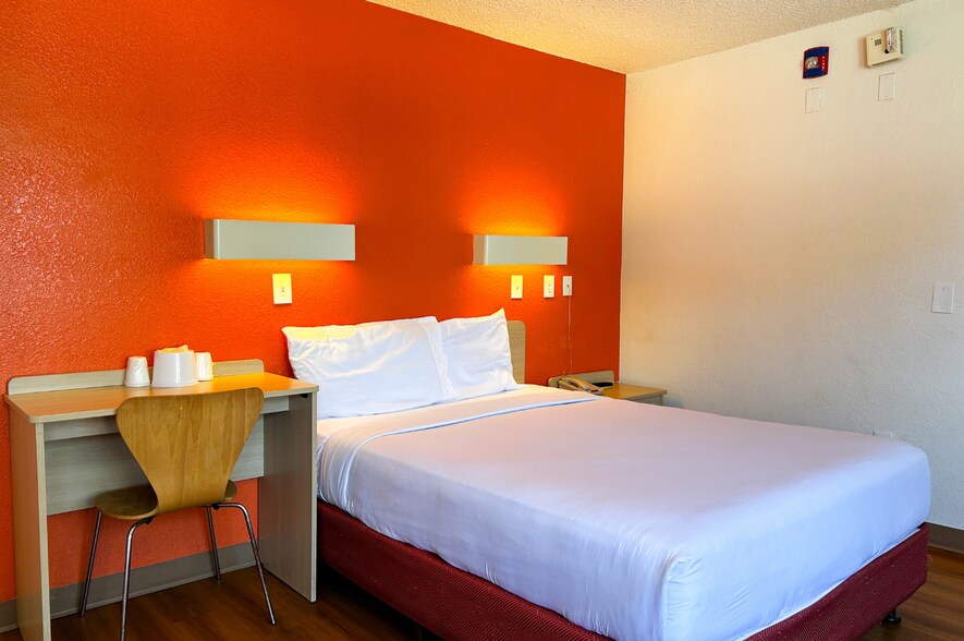 More Photos Of 1445 E 16th St, Yuma Hotel For Sale