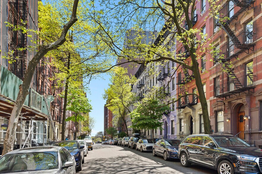 More Photos Of 518 E 83rd St, New York Apartments For Sale