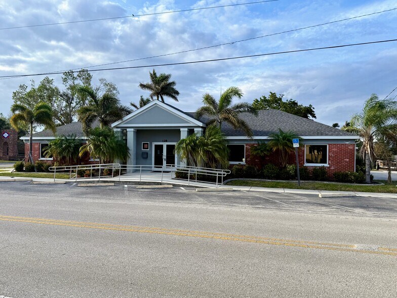 More Photos Of 128 W Charlotte Ave, Punta Gorda Office Residential For Sale