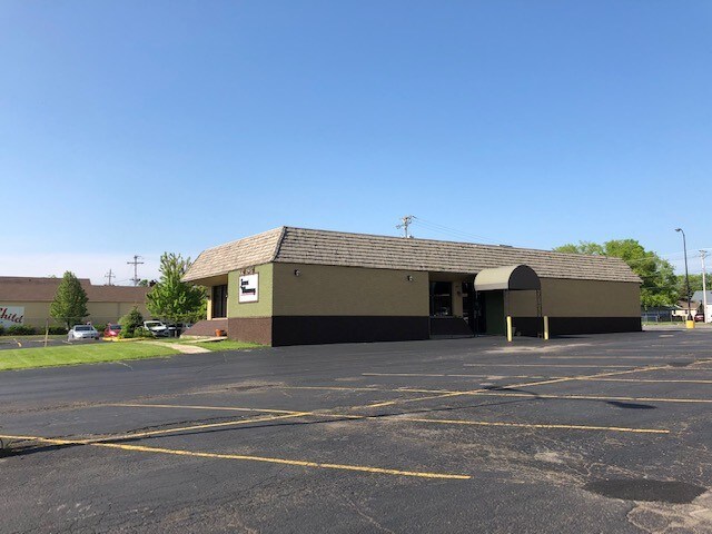 More Photos Of 1915 N Richmond St, Appleton Restaurant For Sale