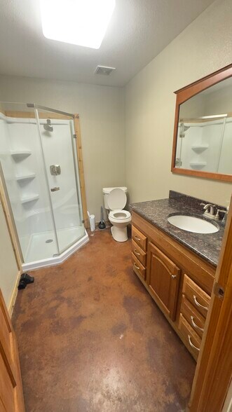 More Photos Of 327 County Road 4851, Newark Industrial For Lease