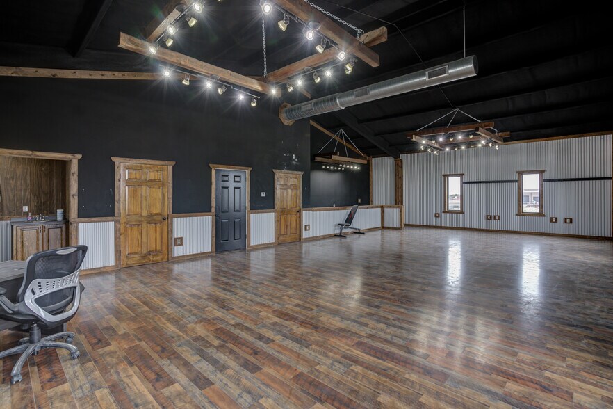 More Photos Of 716 U.S. 385 S hwy, Seminole Industrial For Sale
