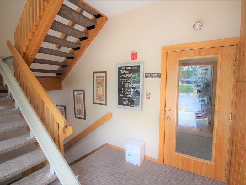 More Photos Of 227 Chelmsford St, Chelmsford Medical For Lease