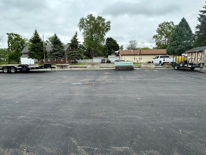 More Photos Of 126 E Niagara St, Tonawanda Warehouse For Sale