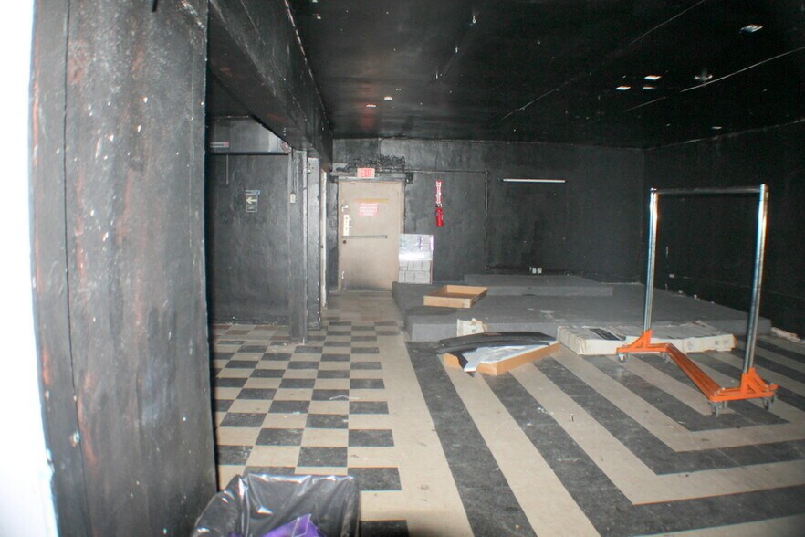 More Photos Of 6919 Lyons Ave, Houston Storefront Retail Office For Lease