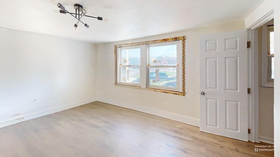 More Photos Of 130 High St, Upton Office For Lease