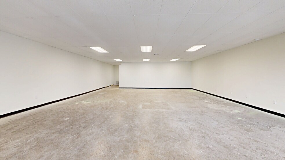 More Photos Of 9120-9146 N Macarthur Blvd, Oklahoma City General Retail For Sale