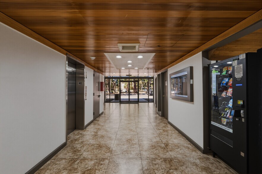 More Photos Of 674 County Square Dr, Ventura Office For Sale