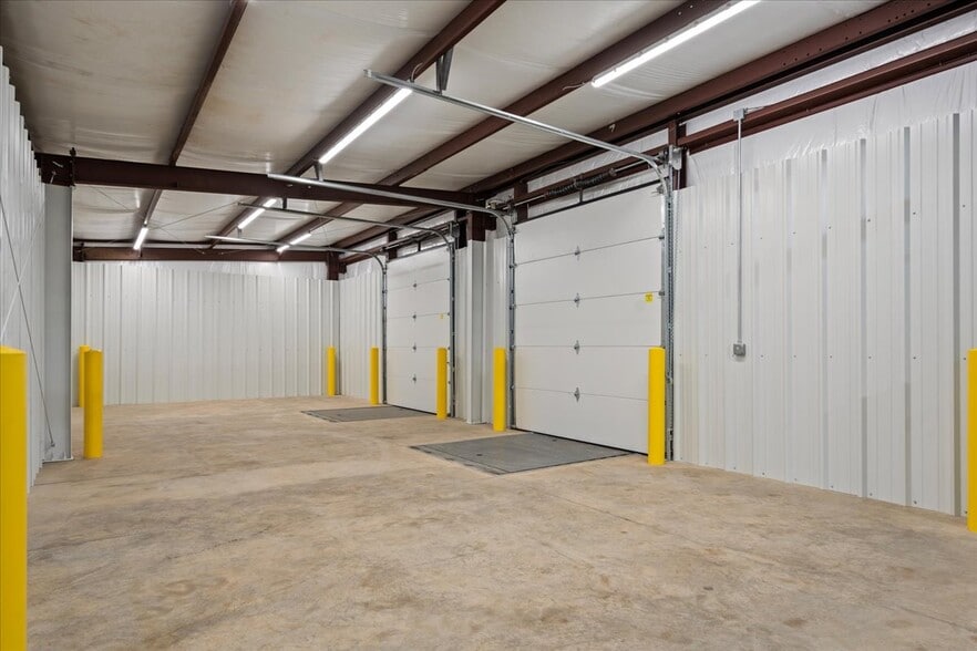 More Photos Of 223 W Pearl St, Lamar Industrial For Sale