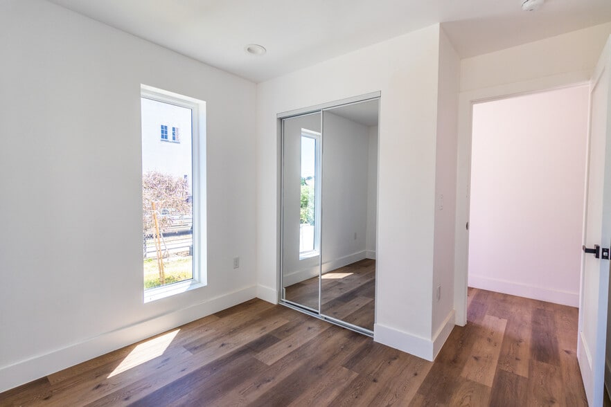More Photos Of 4505 W 18th St, Los Angeles Multifamily For Sale