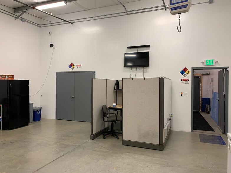 More Photos Of 6101 Washington St, Denver Warehouse For Sale