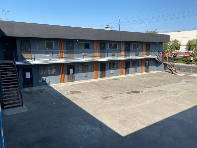 More Photos Of 15904 Strathern St, Van Nuys Office For Lease