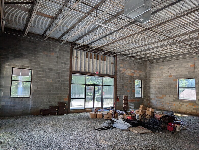 More Photos Of 375 Pat Mell Rd SW, Marietta General Retail For Lease