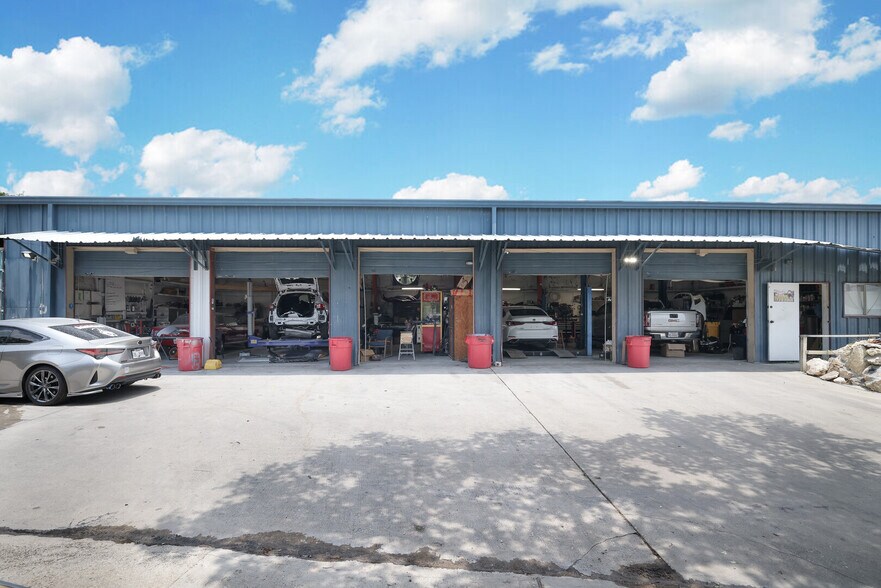 More Photos Of 15451 Bulverde Rd, San Antonio Auto Repair For Sale