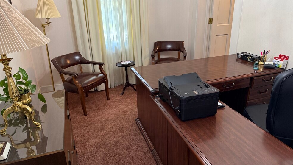 More Photos Of 191 Washington St, Barnwell Office For Sale