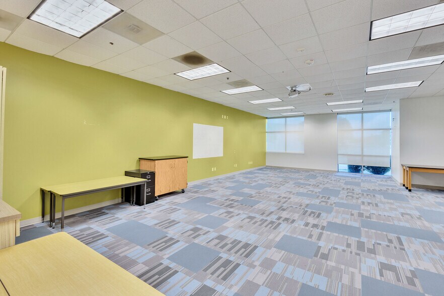 More Photos Of 9100 Hwy 290 E, Austin Research And Development For Sale