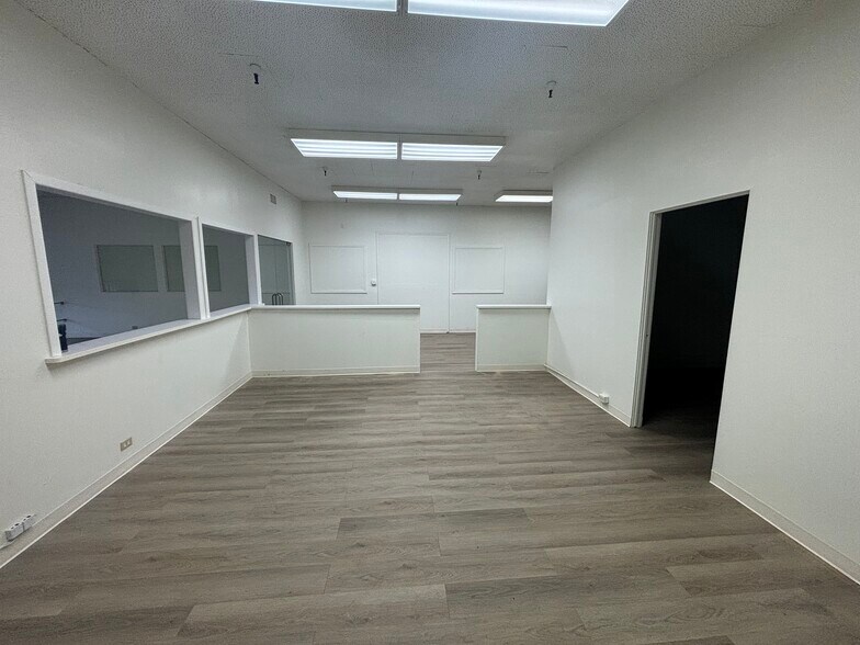More Photos Of 6303 Corsair St, Commerce Warehouse For Lease