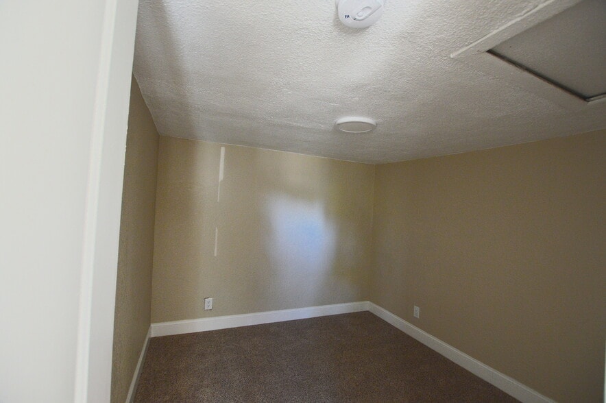 More Photos Of 2230 El Reno Ln, Redding Apartments For Sale