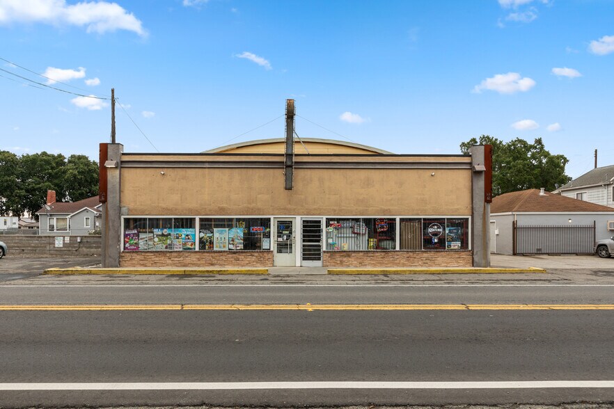 More Photos Of 8101 Freeport Blvd, Sacramento Storefront For Sale