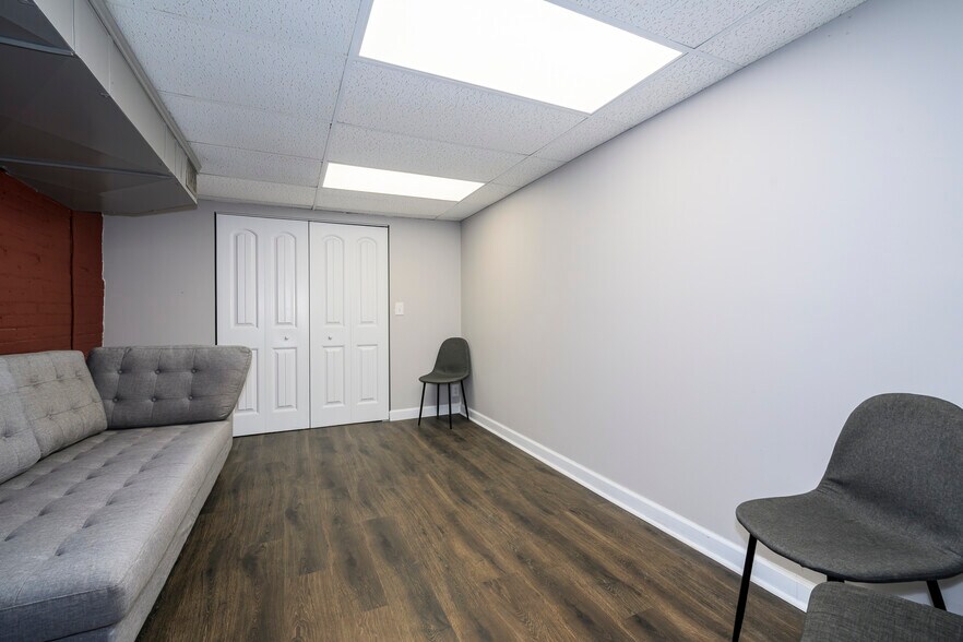 More Photos Of 4374-4382 W Pine Blvd, Saint Louis Office For Sale
