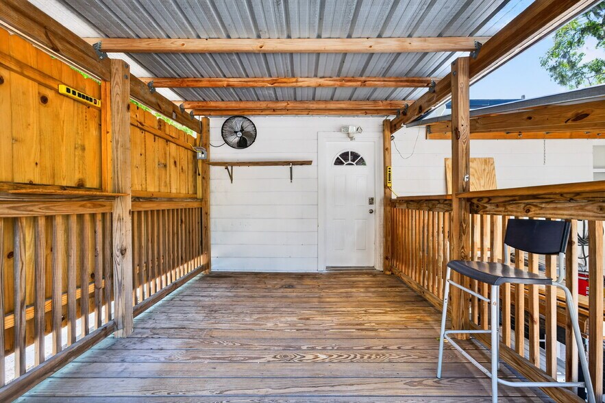 More Photos Of 1142 Saint Johns Bluff Rd N, Jacksonville Apartments For Lease