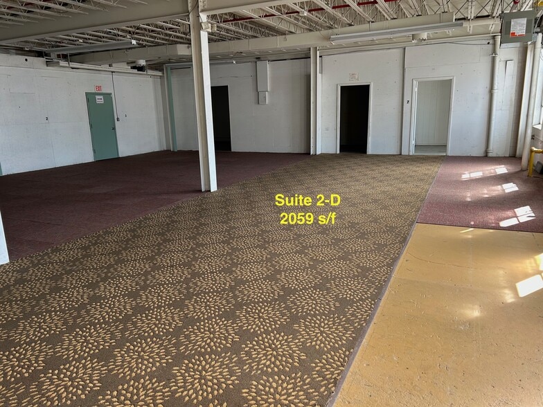 More Photos Of 30 Echo Lake Rd, Watertown Warehouse For Lease