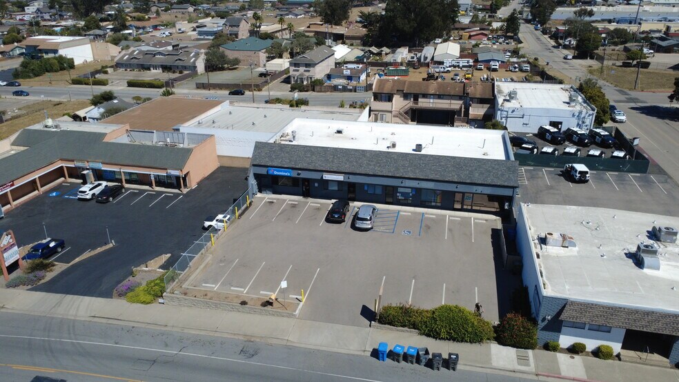 More Photos Of 2084 9th St, Los Osos Storefront For Sale