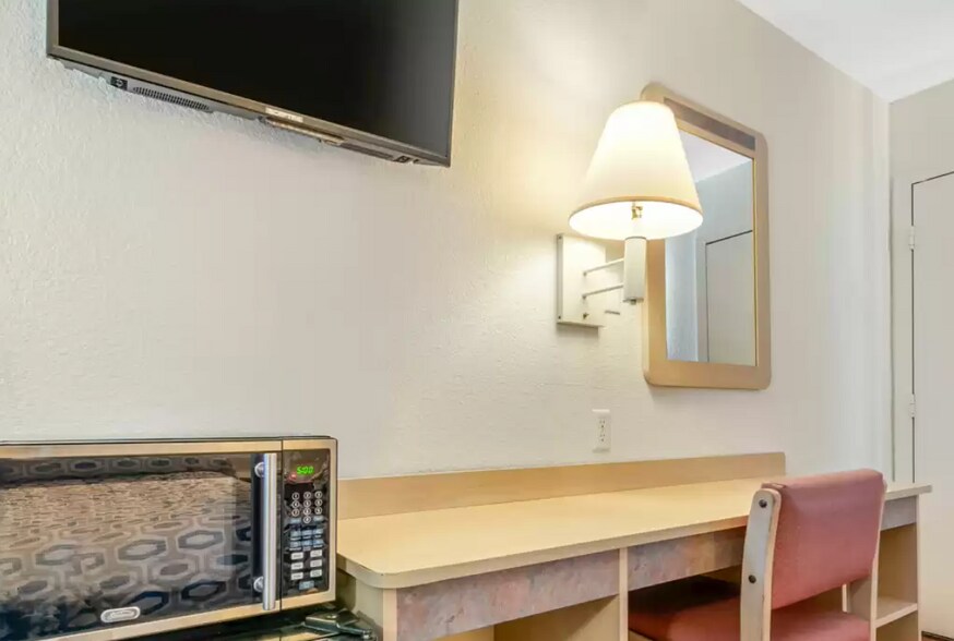 More Photos Of 3404 Vine St, Hays Hospitality For Sale