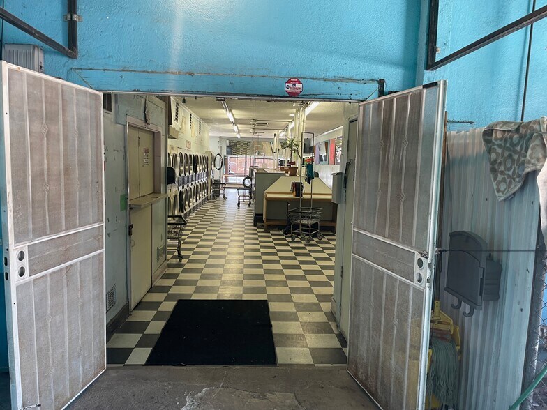 More Photos Of 3338 Santa Fe Ave, Long Beach General Retail For Sale