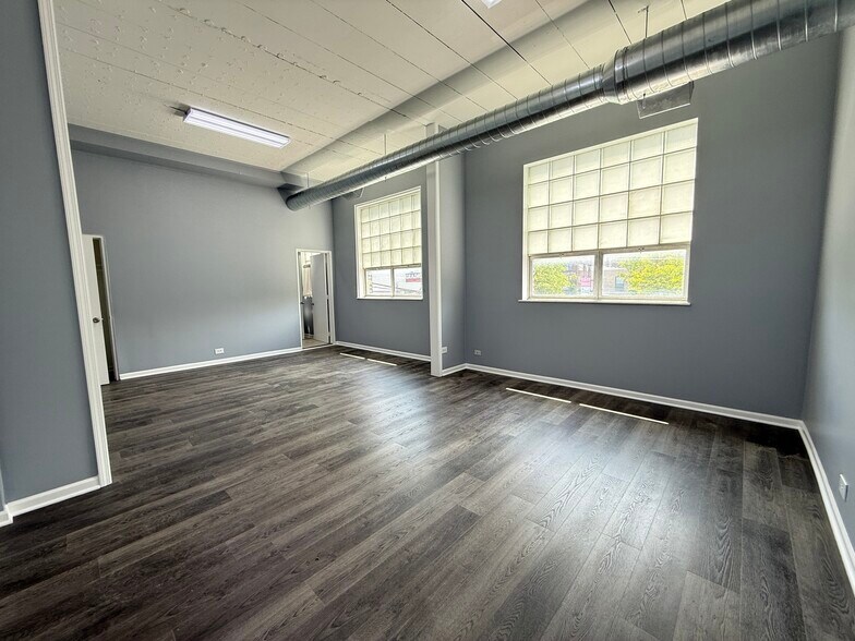 More Photos Of 2252-2260 N Elston Ave, Chicago Warehouse For Lease