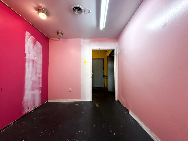More Photos Of 121 S Kentucky Ave, Lakeland Storefront For Lease