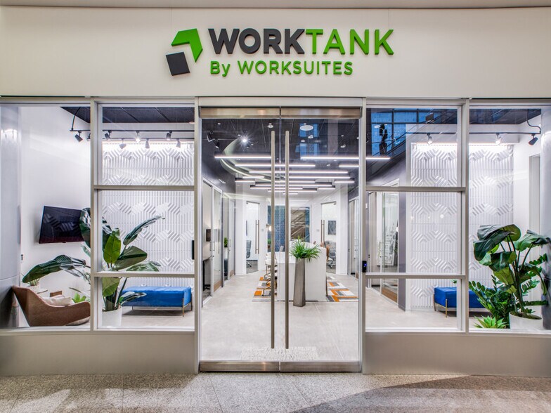 More Photos Of 1000 Main St, Houston Coworking Space