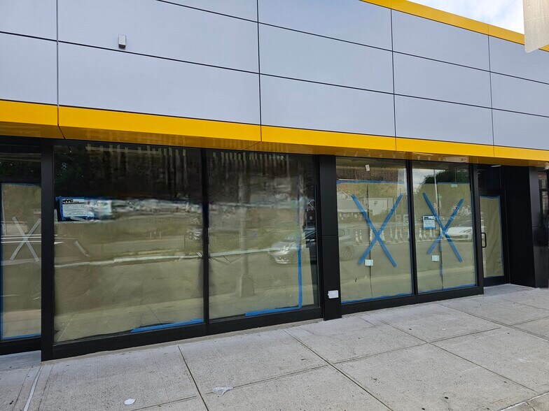 More Photos Of 20222 45th Ave, Bayside Storefront Retail Office For Lease