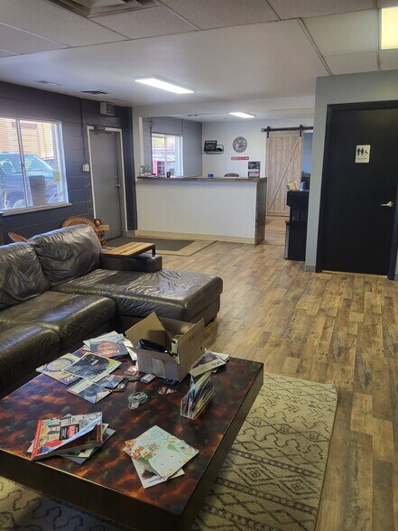 More Photos Of 1996 S Navajo St, Denver Warehouse For Lease