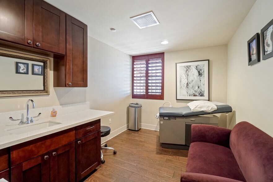 More Photos Of 3630 Enterprise St, San Diego Medical For Lease