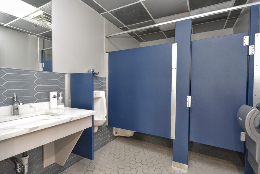 More Photos Of 2 Forest Ave, Oradell Medical For Sale