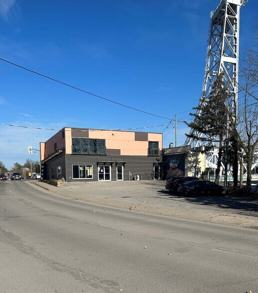 More Photos Of , Welland General Retail For Sale